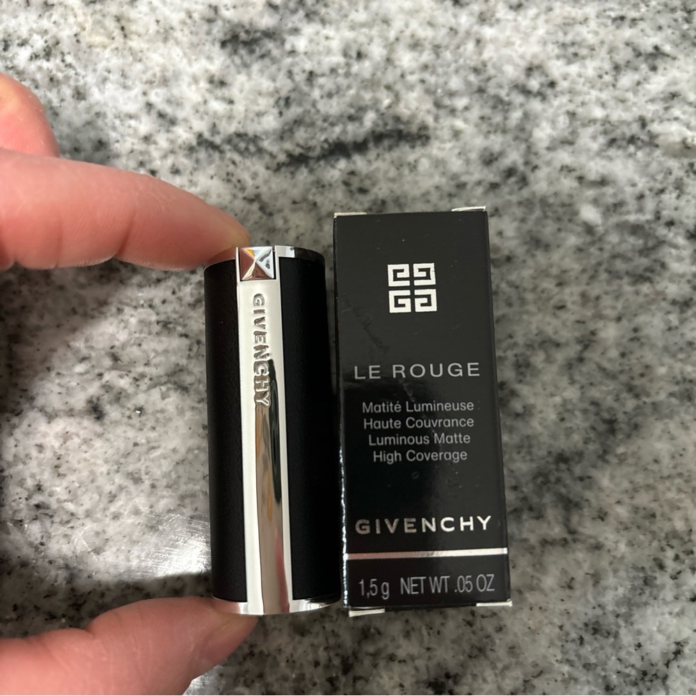 1-pc Givenchy Le Rouge luminous matte lipstick color 333 NIB 1.5g